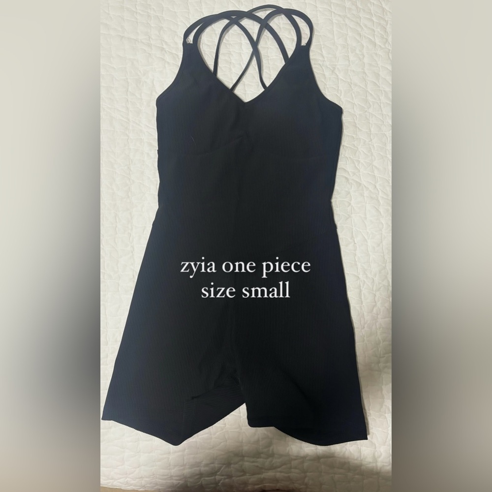 zyia one piece size small